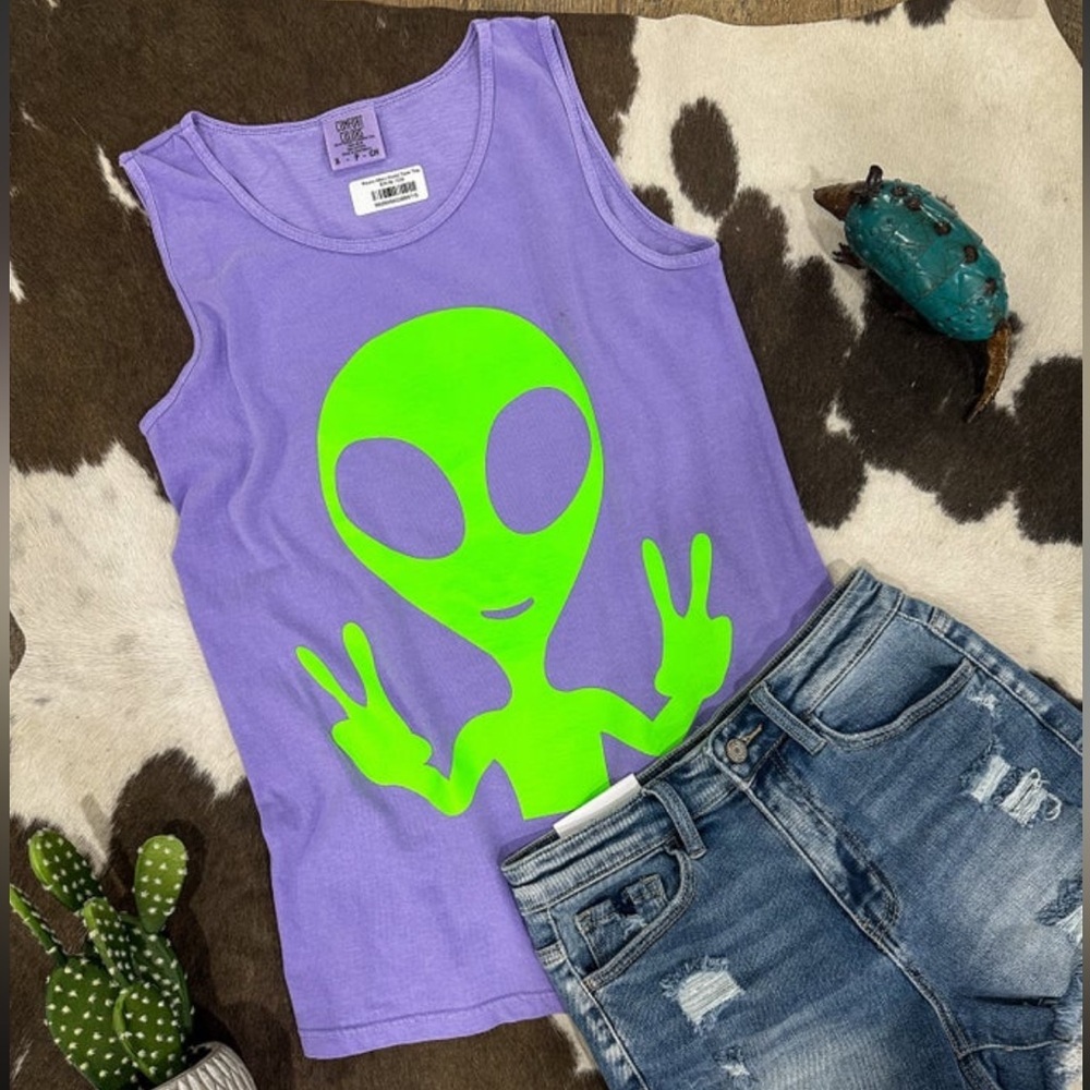 NWT ALIEN Purple Neon Green Workout Stretch Muscle Screenprint Peace Tank Top M - Picture 3 of 11